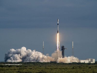 Вже 104-й політ за рік: як секретна місія допомогла SpaceX встановити черговий космічний рекорд