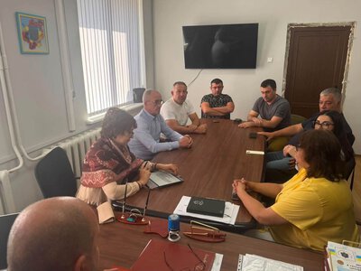 Румунський десант у Рахові: сусіди з ЄС приїхали з грошима та проєктами