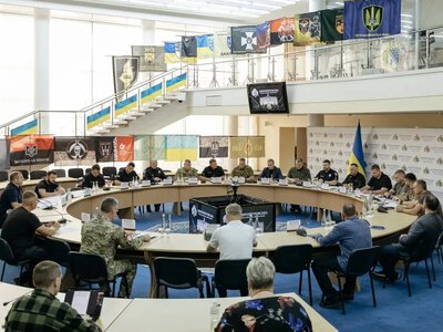 Російська атака по ТРЦ у Павлограді забрала два життя, 18 людей поранені