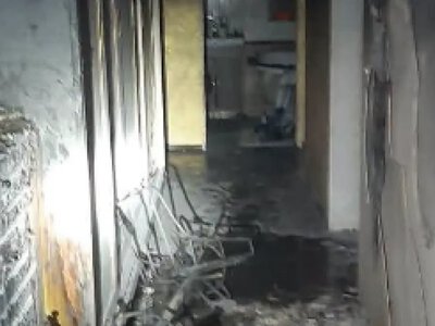 У Луцьку надзвичайники вивели з палаючої квартири родину з двома дітьми
