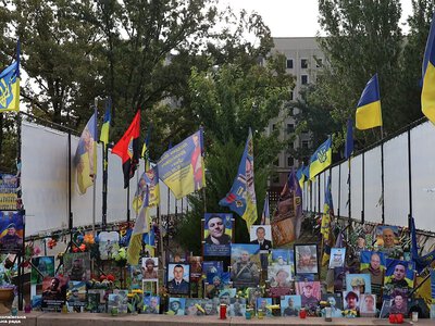 День міста Миколаєва розпочався з хвилини мовчання та покладання квітів (фото)