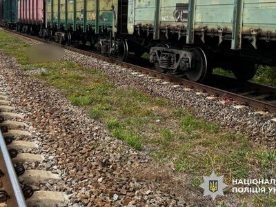 Переходив колії у навушниках: під Кременчуком потяг смертельно травмував чоловіка