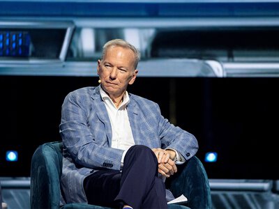 “Росія стає значно вправнішою”: ексглава Google Шмідт попередив Захід про нову фазу війни