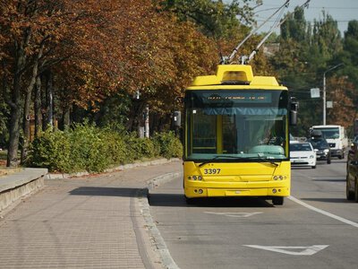 «Об'їзд через Щусєва та Дорогожицьку»: як 13 вересня курсуватиме транспорт через ремонт на Юрія Іллєнка