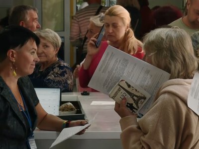 Виїзд за кордон не завжди позбавляє субсидії: кому залишать виплати