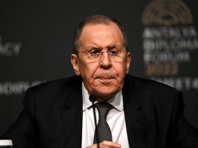 Лавров заявив, що Росія не зупинить бойові дії на час переговорів з Україною
