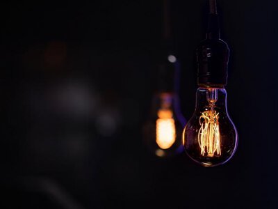 Частина міста на Рівненщині залишилась без світла через атаку росіян