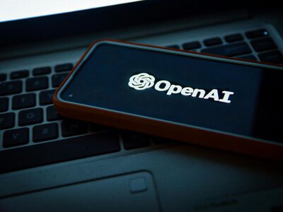 Навіть головний науковець OpenAI закликає пригальмувати розвиток ШІ
