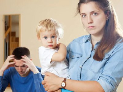 Хотіла стягнути аліменти з батька двох дітей, але суд відмовив: у чому причина