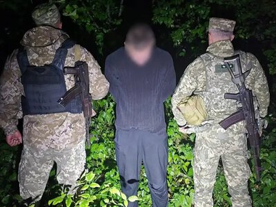 Знайшли за допомогою дрона: у лісах затримали жителя Рівненщини, який заблукав під час втечі за кордон