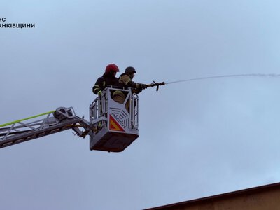 В Івано-Франківську через ворожу атаку є пошкодження, постраждала людина