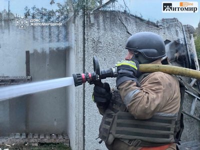Двоє загиблих, двоє в лікарні: за добу дрони РФ пошкодили на Житомирщині 4 АЗК та інфраструктуру