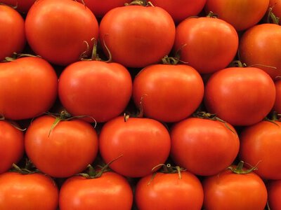 Не БАД і не «чарівний» продукт: чому чоловікам після 45 варто частіше їсти помідори