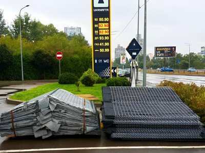 Навіщо «Укрнафта» огороджує заправки габіонами