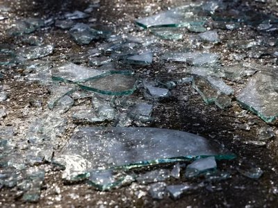 У Корабельному районі Херсона через обстріл поранено медсестру
