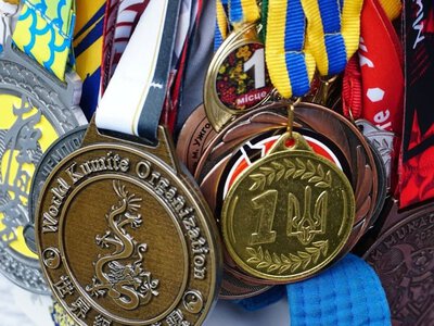 950 спортсменів та їхніх наставників пройшлися «Ходою чемпіонів» в Ужгороді — PMG.ua