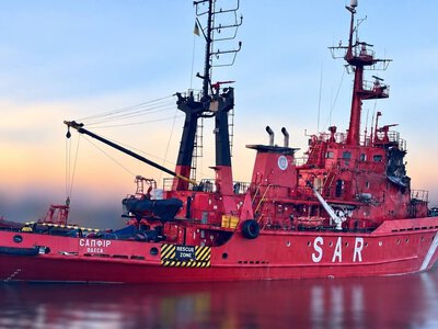 На Одещині росіяни атакували легендарне рятувальне судно «Сапфір»