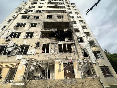 Рятувальники ліквідували наслідки масованої атаки РФ на Одещину: постраждали 24 людини, з них 2 дітей