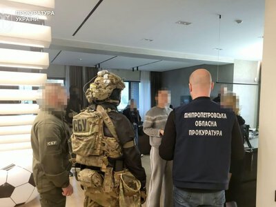 Правоохоронці викрили масштабне виробництво фальсифікованого препарату для схуднення, підозрюють 27 учасників схеми