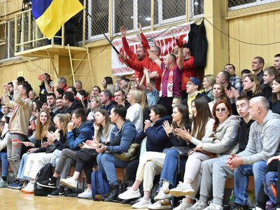 Знаходять кохання просто на матчах: як у Рівному народжуються спортивні пари