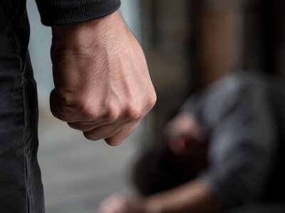 Під Дніпром колишній в’язень тяжко побив знайомого в День Незалежності