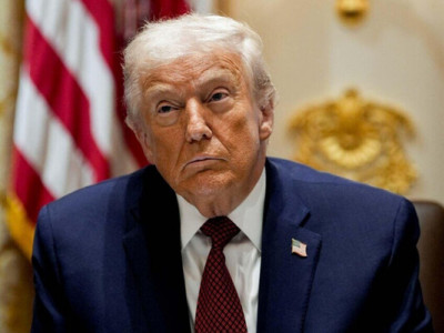 Трамп заявив, що просив Зеленського не бити по російських НПЗ