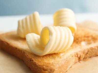 Справа у відсотках: чим відрізняється масло з 65% та 82% жирності і що краще для випічки