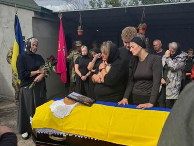 У Зимнівській громаді попрощалися із загиблим Захисником Віктором Денюсюком