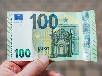 Євро опинився під подвійним тиском напередодні рішення ФРС