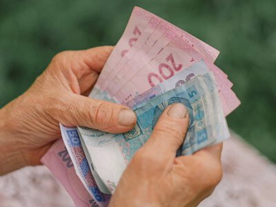 Скільки доплачують за понаднормовий стаж у 2026 році — PMG.ua