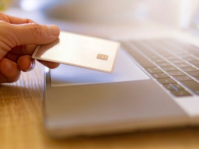 Як цифрові технології змінили спосіб відкриття та управління заощадженнями