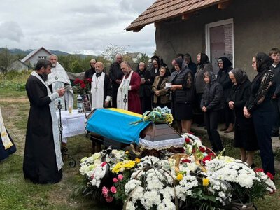 На Ужгородщині провели в останню дорогу полеглого воїна Івана Скубенича (ФОТО)