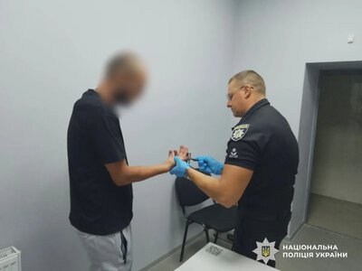 Облив знайому бензином і підпалив: жителя Одеського району засудили до 11 років ув’язнення
