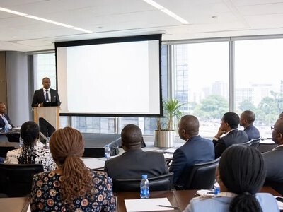 У Нігерії IPO Dangote Refinery зібрало понад 10 млрд найр після відкриття — NGX