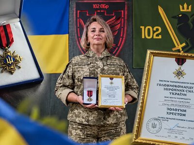 Захисницю зі Старокостянтинова нагородили «Золотим Хрестом»