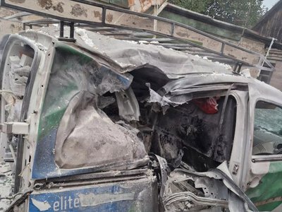 У Краматорську під ударом дрона опинилася робоча автівка провайдерів інтернету (фото)