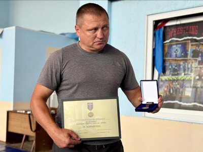 Ветерана з Прикарпаття Романа Демчука нагородили відзнакою Міноборони за важке поранення