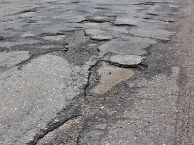 У Черкасах зареєстрували петицію щодо ремонту об’їзної дороги біля Хуторів