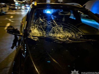У Запоріжжі водій Renault наїхав на чоловіка та неповнолітню дівчину: подробиці ДТП