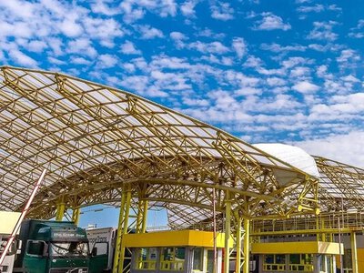 Польща змінить організацію руху на кордоні з Україною після обстрілу з боку рф