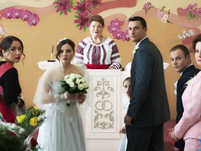 Коли хочеться посміятися: 3 найкращі комедійні серіали про українське село та місто