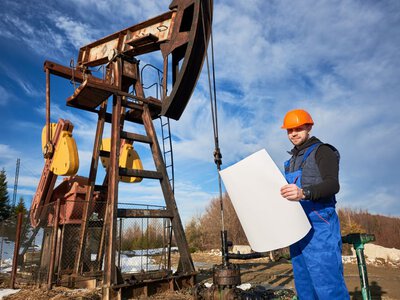 Точно не нєфтянік: як українською назвати працівника нафтової галузі