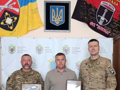Красненська громада отримала почесну відзнаку від 413-го окремого полку безпілотних систем «РЕЙД»
