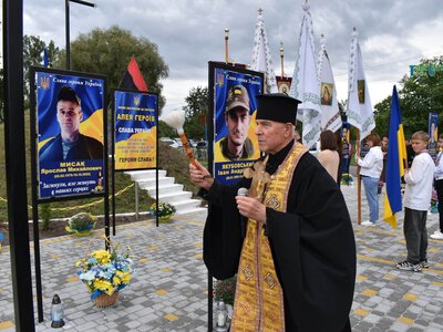 Алею пам'яті загиблих воїнів відкрили на Львівщині