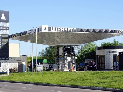 АТ «Укрнафта» встановлює захисні споруди навколо АЗК у Києві