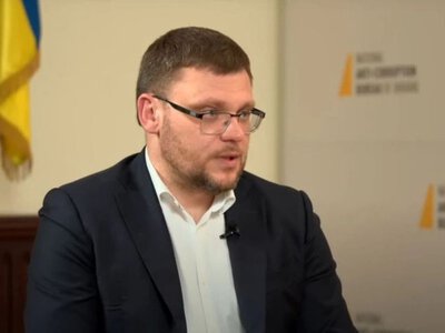Вимагав хабар за землю: Кравченко опублікував другу частину розслідування щодо директора НАБУ