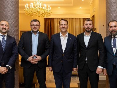  Клименко та Кривонос зустрілися з міністром закордонних справ Польщі Сікорським: обговорили антикорупційний курс України 