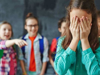 Булінг у школі та онлайн: як розпізнати цькування і що робити батькам - Simya
