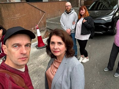 Стіни тріщать, а ґрунт провалюється: у Солом’янському районі Києва 26-поверхівка руйнує сусідній будинок