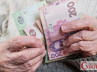 Псевдопрацівниці СБУ ошукали 77-річного житомирянина на понад 24 тисячі доларів